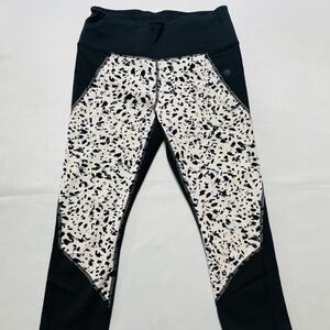 Athleta Leopard Cheetah Black White Legging Capri Crop Pant Perforated Medium